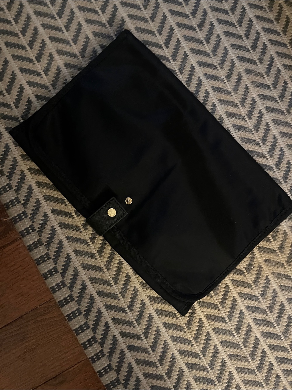 Tory Burch Black Nylon Messenger Crossbody diaper bag with gold hardware - Picture 4 of 5